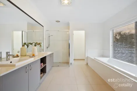 Property photo of 10 Seaview Point Point Cook VIC 3030