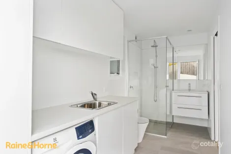 Property photo of 3/46 Ocean Esplanade Blackmans Bay TAS 7052