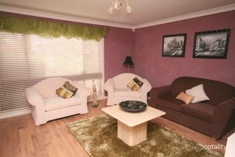 Property photo of 1 Donalbain Circuit Rosemeadow NSW 2560