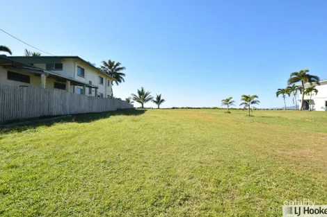 10 Taylor St, Tully Heads, QLD 4854