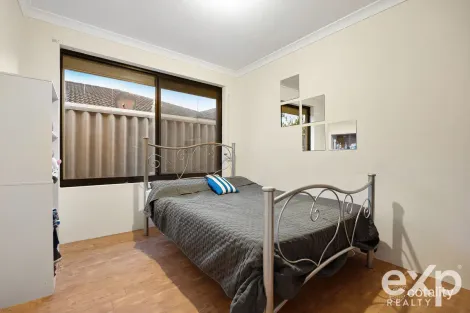 Property photo of 80 Pimento Circle Port Kennedy WA 6172
