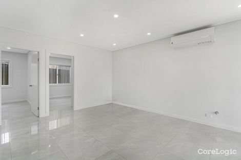 Property photo of 27 Flinders Street Fairfield West NSW 2165