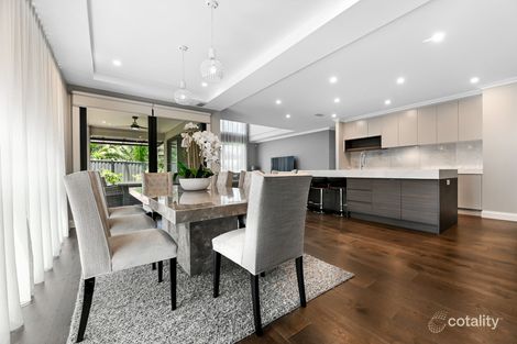 Property photo of 27 Elmswood Boulevard Keysborough VIC 3173