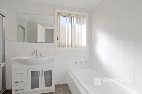 Property photo of 12 Mountainview Mews Albion Park NSW 2527