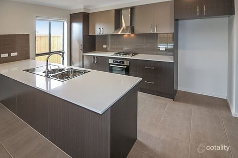 Property photo of 18 Taworri Crescent Werribee VIC 3030
