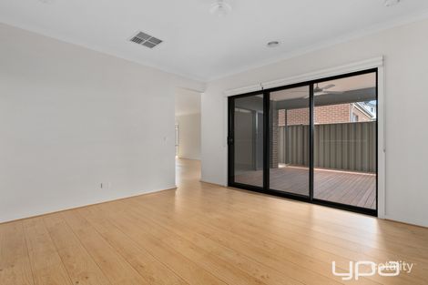 Property photo of 15 Fairbank Way Maddingley VIC 3340