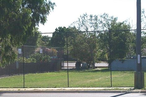 76 North Lake Rd, Myaree, WA 6154