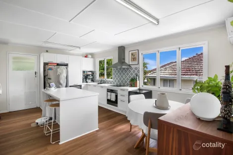 Property photo of 381 Newnham Road Upper Mount Gravatt QLD 4122