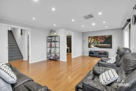 Property photo of 3 Wingate Court Endeavour Hills VIC 3802