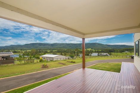 10 Sixth Ave, Millfield, NSW 2325