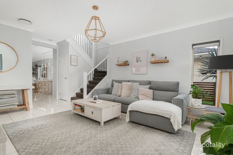 Property photo of 9 Cobble Circuit West Hoxton NSW 2171