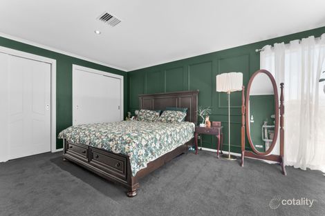 Property photo of 13 Skipton Place Endeavour Hills VIC 3802