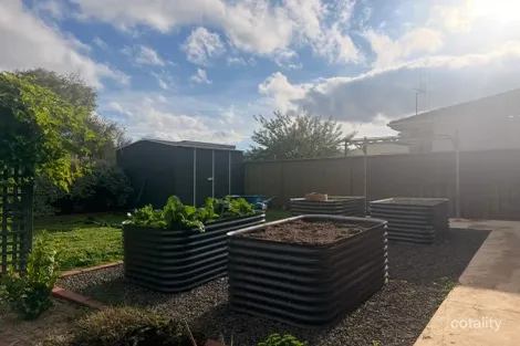 Property photo of 1 Tabitha Court Golden Square VIC 3555