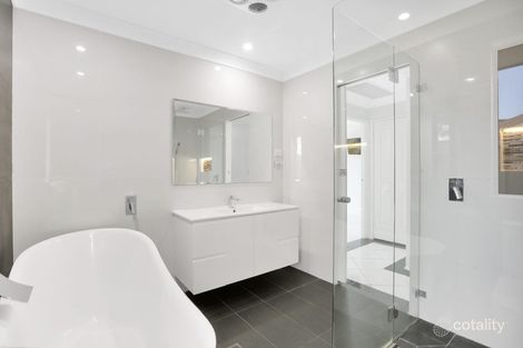 Property photo of 11 Rhonda Place Plumpton NSW 2761