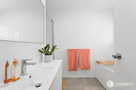 Property photo of 4/12 Mailey Street Mansfield QLD 4122