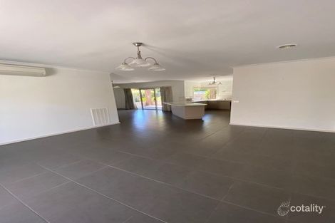 Property photo of 4 Botanic Court Hamilton VIC 3300