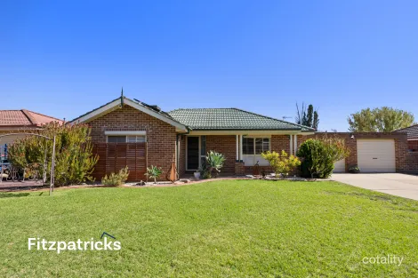 Property photo of 11 Kaldari Crescent Glenfield Park NSW 2650