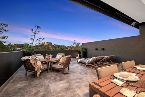 Property photo of 1/15 Indooroopilly Road Taringa QLD 4068