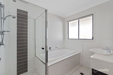 Property photo of 28 Brampton Crescent Springfield Lakes QLD 4300