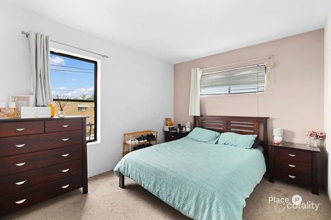 Property photo of 2/23 Weston Street Coorparoo QLD 4151