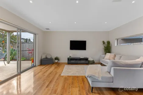 Property photo of 4 Fossilstone Avenue Doreen VIC 3754