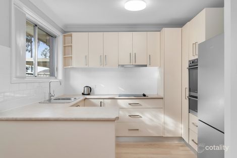 Property photo of 8 Daphne Place Macquarie Fields NSW 2564