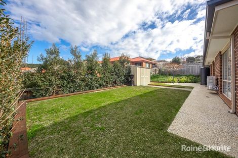 Property photo of 13 Keswick Rise Sunbury VIC 3429