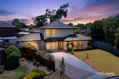 8 St John Pl, Melton West, VIC 3337