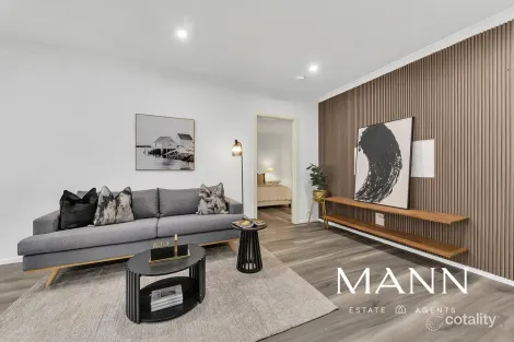 Property photo of 10 Ryrie Grove Wollert VIC 3750