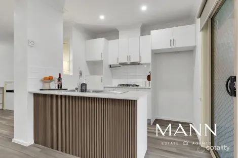 Property photo of 10 Ryrie Grove Wollert VIC 3750