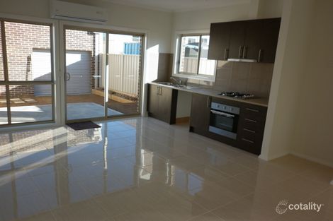 Property photo of 17 Landcox Way Caroline Springs VIC 3023