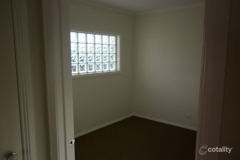 Property photo of 17 Landcox Way Caroline Springs VIC 3023