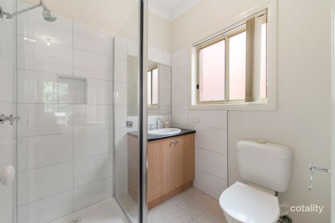 Property photo of 4 Headley Close Caroline Springs VIC 3023