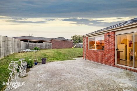 Property photo of 2 Redcherry Court Pakenham VIC 3810