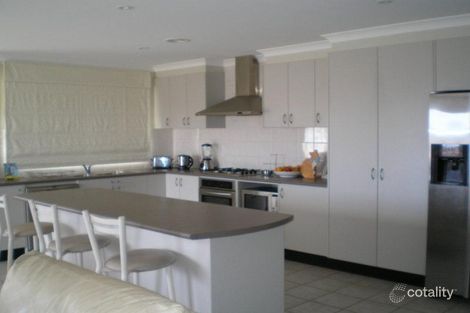 Property photo of 92 Halloran Drive Jerrabomberra NSW 2619