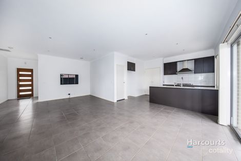 Property photo of 19 Appleby Loop Derrimut VIC 3026