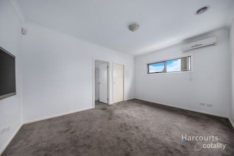 Property photo of 19 Appleby Loop Derrimut VIC 3026