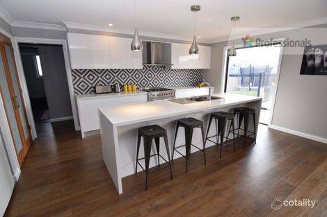 Property photo of 9 Coates Drive Kelso NSW 2795