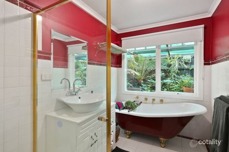 Property photo of 2 Valewood Drive Launching Place VIC 3139