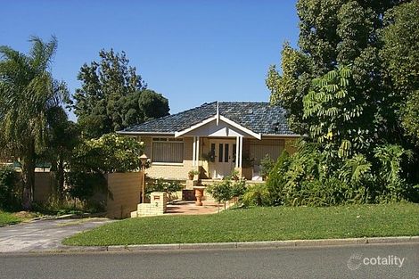 2 Bowling Pl, Melville, WA 6156