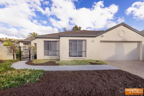 Property photo of 11 Waterview Gardens Jerrabomberra NSW 2619