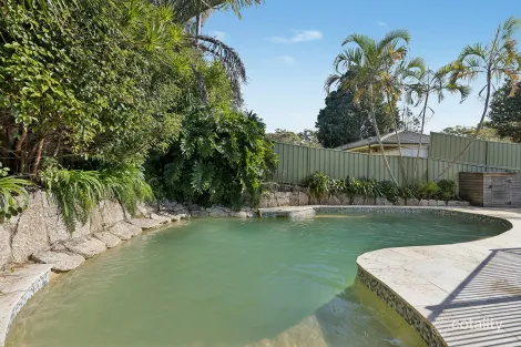 Property photo of 8 Childs Close Green Point NSW 2251