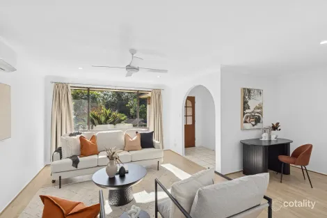 Property photo of 8 Childs Close Green Point NSW 2251