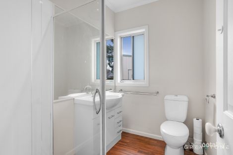 Property photo of 8 Dumfries Street Deer Park VIC 3023