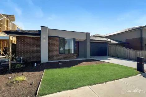 4 Surround Dr, Mambourin, VIC 3024