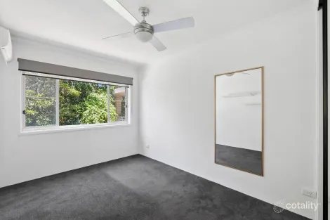 Property photo of 5/141 Surf Parade Broadbeach QLD 4218