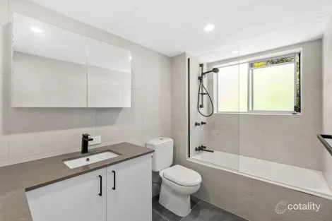 Property photo of 5/141 Surf Parade Broadbeach QLD 4218