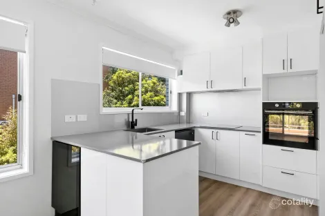 Property photo of 5/141 Surf Parade Broadbeach QLD 4218