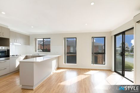 Property photo of 2/35 Lansdown Crescent Casey ACT 2913