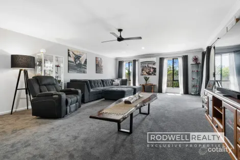 Property photo of 4 Whitby Place Gleneagle QLD 4285